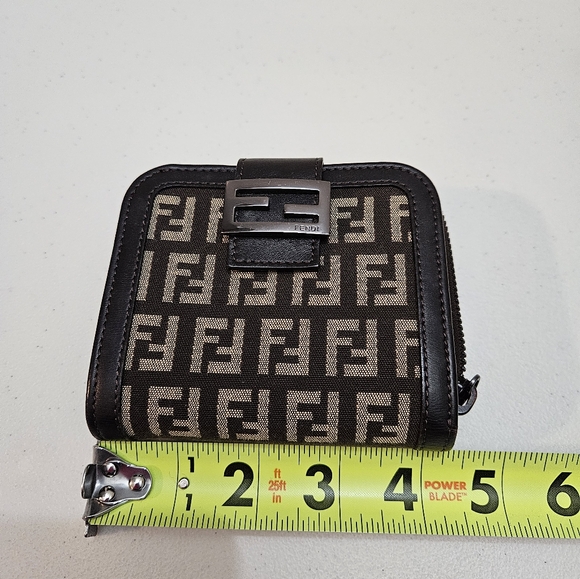 Fendi wallet - Picture 4 of 12